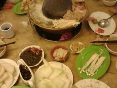 android_upload_pic-洞庭洲·防空洞火锅·烧烤·铜锅涮肉(新百广场店)