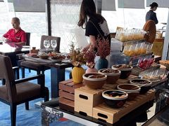 -宝利来国际大酒店-凤凰阁旋转餐厅