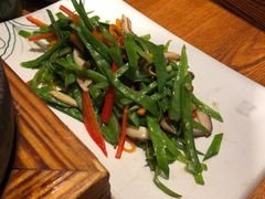 五彩花菇荷兰豆-云海肴·汽锅鸡·云南菜(苏州中心店)