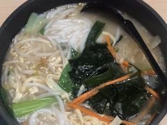 -灵芝妹子海鲜米线(劳动公园店)