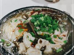 -刚砂锅鸡丝米线