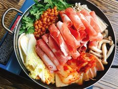 部队锅-MI WU FACTORY米屋美食工厂餐厅(绿地店)