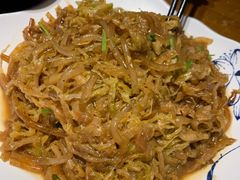 五花肉炒酸菜粉-95号酱骨·一块豆腐(展春园西路店)