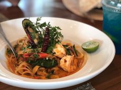 -Chom Cafe and Restaurant