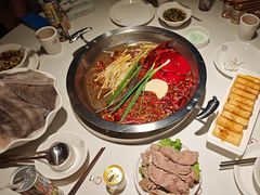 -茅草房·河畔园林火锅