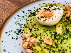 牛油果煮蛋吐司-RAC BAR(安福路店)