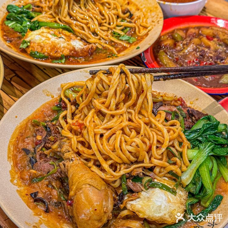 来个成都人解释一下这是什么情况……