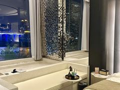 -Yolo私汤温泉设计师酒店(重庆南滨路店)
