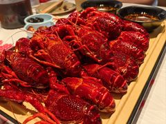 -肥肥虾庄·金牌油焖大虾(汉街SKP店)