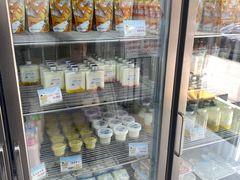 面包甜点陈列柜-白色日记·手作酸奶(麦凯乐店)