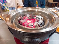 -围炉肉舍•炭烤活鳗•丹东海鲜烤肉(步行街店)