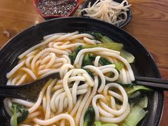 -丽虹云南过桥米线(兴工街店)