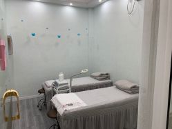 -苗方清颜祛痘·皮肤管理