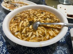 酸辣汤-唔呶喔哩酒家(生产街店)