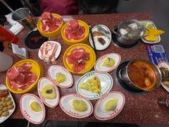 -四囍码头海鲜烧烤自助火锅(外滩南京东路悦荟广场店)