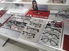 -豪门视光·星趣控·蔡司依视路眼镜代理商(中央大街店)