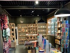 -三亚火车头万人海鲜广场