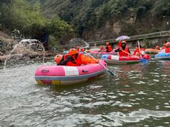 -安吉龙王山峡谷漂流