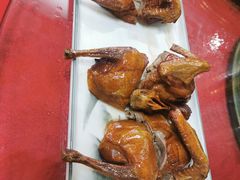 招牌爆汁红烧乳鸽-肥仔顺德菜(龙悦居店)
