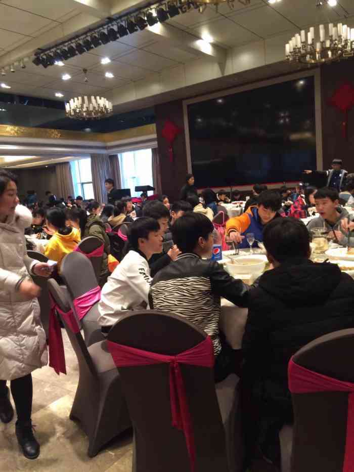 醉江月酒楼·宴会厅(欢乐谷店)-"工业路天桥仁和路上,在青山这块算是