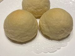 脆皮流沙包-皇朝会.经典传统粤菜(外滩店)