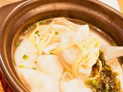 蟹粉小馄饨-馋三尺蟹粉小笼(人民广场店)