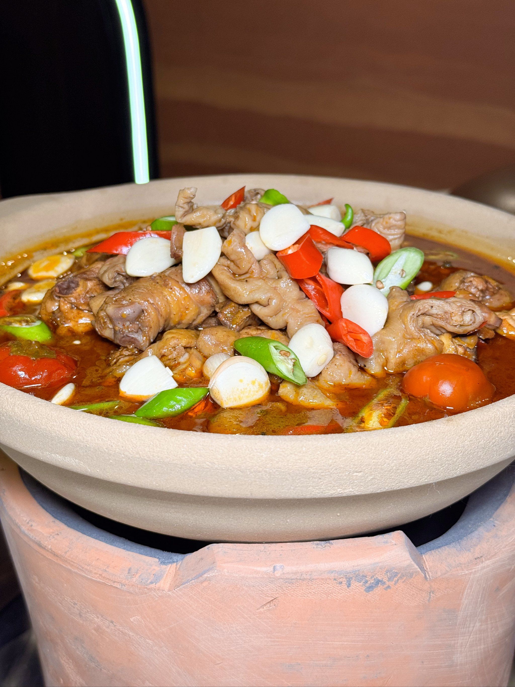 一口气炫了三碗饭,这口肥肠鸡锅超絶!