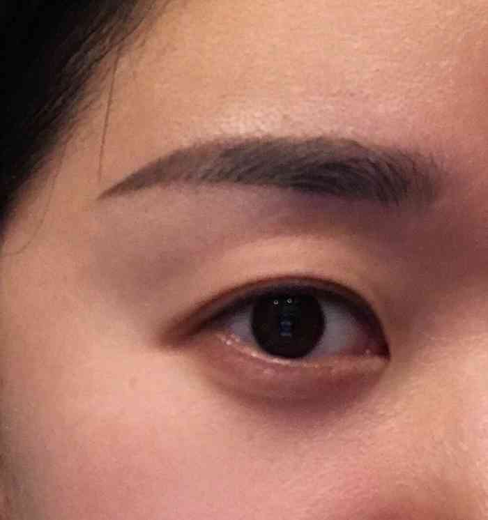 失败就是那个年轻的男老师太菜了…眉毛一高一低,一长一短…美瞳线弯