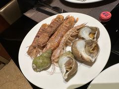 -大中华希尔顿酒店-念自助餐·嗨啤·小龙虾