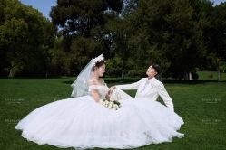 点击看大图 俏皮可爱-挪娅婚纱摄影皇家会所