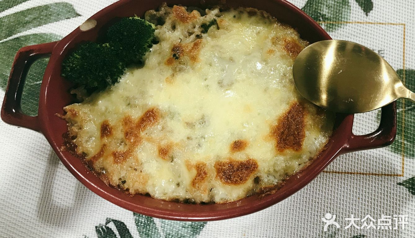尝试了意面和焗饭 焗饭整体偏小