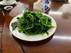 炒地瓜叶-老杨饭店(万科里店)