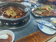 -秦巴石锅鱼