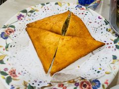 咖喱吞拿鱼角-喜莲咖啡