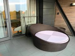 -上海滴水湖皇冠假日酒店