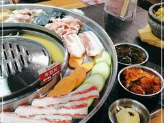 -哈哈碳都·牛肋条无限自助烤肉(宝龙店)