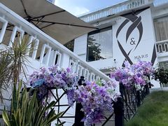 -Mark&Mars Restaurant