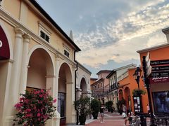 -佛罗伦萨小镇广佛名品奥特莱斯(疏港路店)