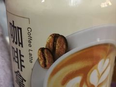 -全家便利店(江湾镇站店)