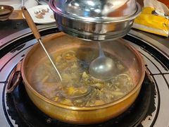 菌菇鸡煲-阿山卓·野生菌火锅·纳西火塘烤肉