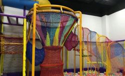 -蹦贝运动中心·蹦床·攀岩·闯关(龙岗店)