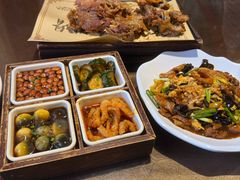 -东口码头·烧鸽子·鱼头泡饼·地方菜(金鹰悦城店)