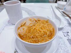 正斗鲜虾云吞面-何洪记（1946）粥面专家(希慎广场店)