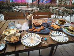 -必胜客(上海华谊新所店)