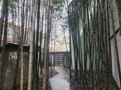 -穹六人间 people 6(岳阳路店)