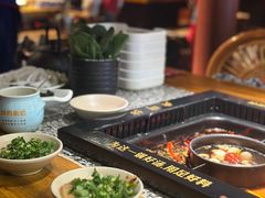 -老牌坊云南鱼豆花火锅(哈西万达店)