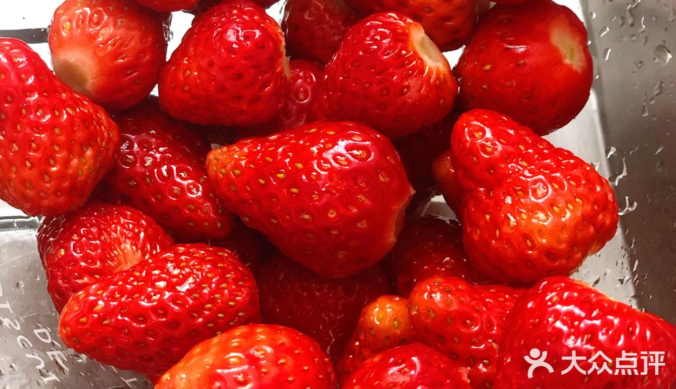 一分钟搞定【草莓奶茶】