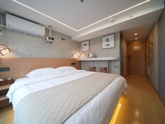 -闲隅江景艺术酒店(解放碑洪崖洞总店)