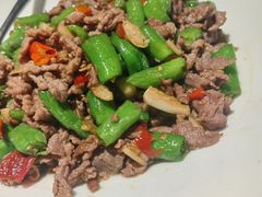 杭椒爆炒牛肉-新白鹿餐厅(滨江银泰店)