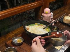 -银米·云南传统过桥米线(双廊黑金冠店)